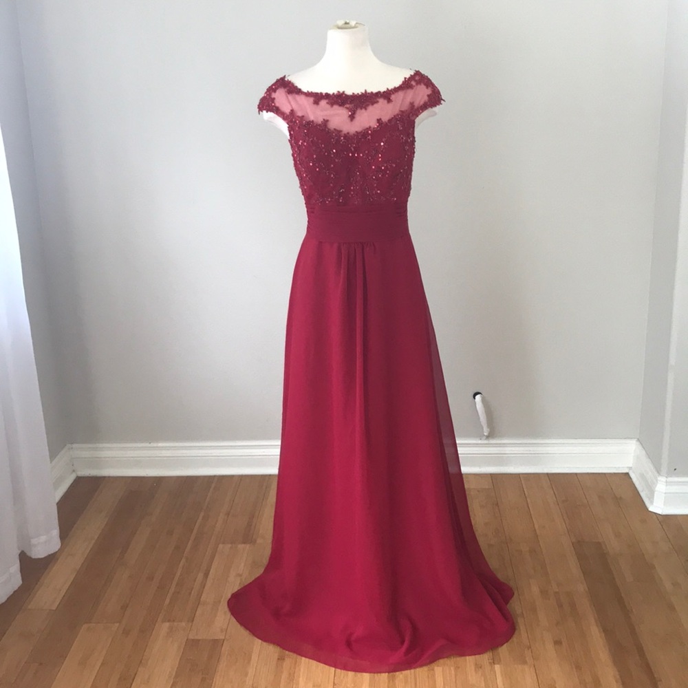 Val Stefani Red Lace Aplique Gown (2)